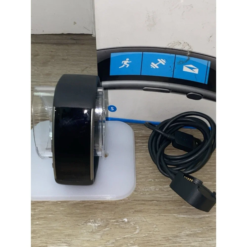 Microsoft Band 2 Smart Watch Small Model 1721 with Charger